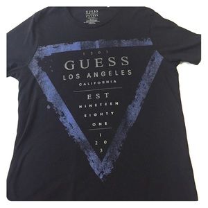 Men’s GUESS shirt